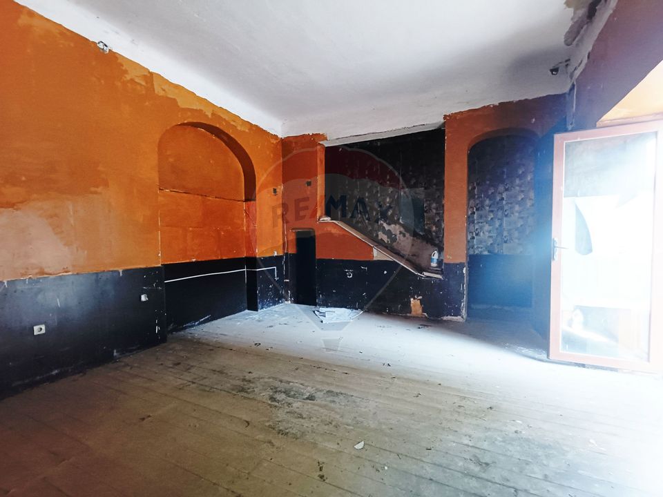 Vanzare Vila Interbelica Stradala, Pta Regina Maria, Ocazie Investitie