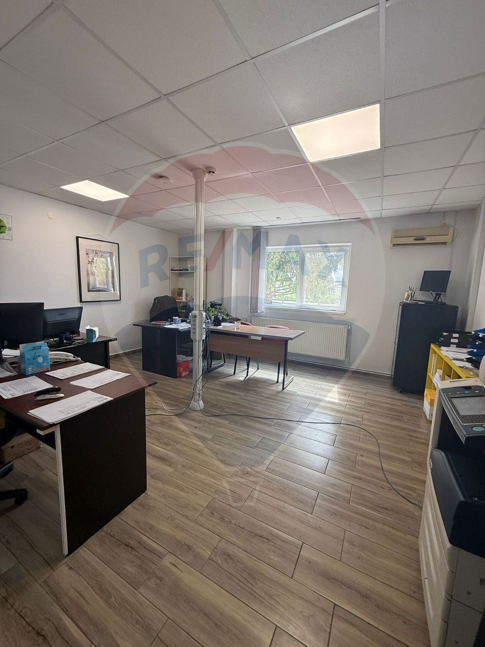 893sq.m Commercial Space for rent