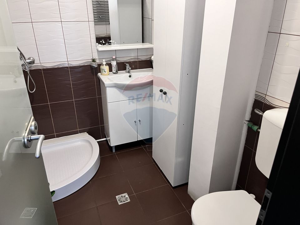 Vila de închiriat 6 camere Piata Victoriei