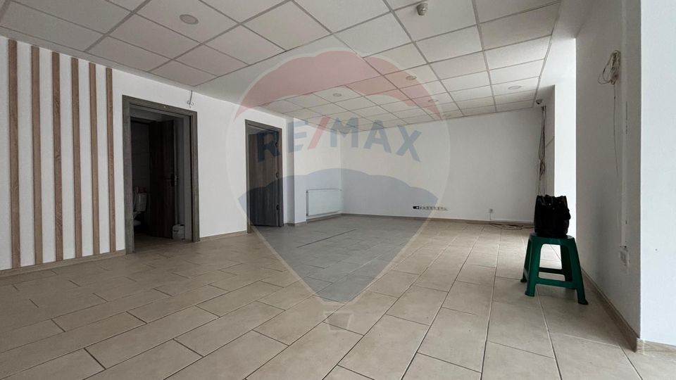 87sq.m Commercial Space for rent, Ultracentral area