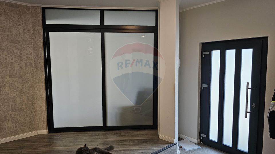 Casă / Vilă cu 7 camere si teren 1000 mp în zona Centrala-Suceava