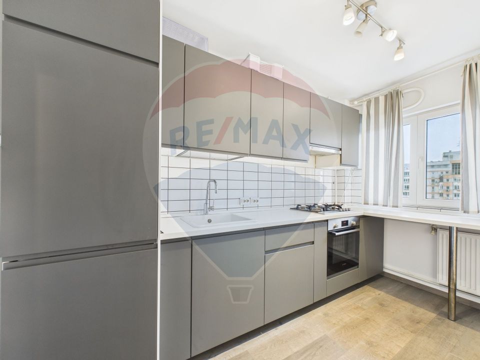 Apartament cu 3 camere de vânzare în zona Dristor