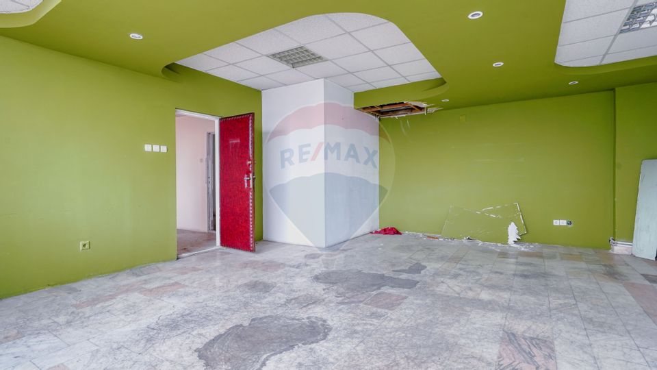 300sq.m Commercial Space for rent, 13 Decembrie area