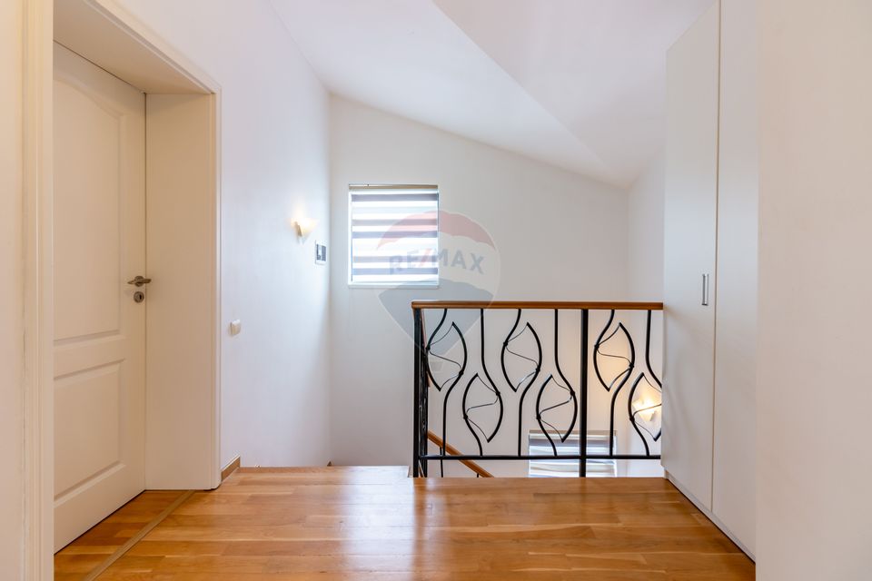 Casă / Vilă în zona Odai, Otopeni, strada privata