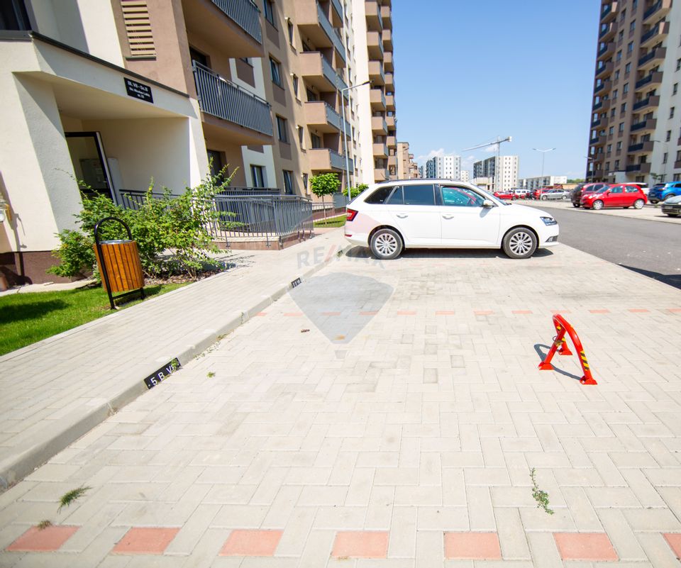 De închiriat apartament decomandat în Tractorul - Bloc Nou!