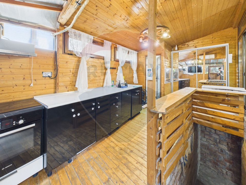 Casă / Vilă cu 4 camere de vânzare în zona Est