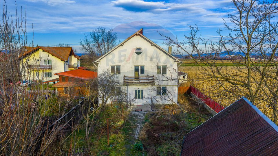 Casă de vânzare | 5 camere | Teren 1,100 mp | STUPINI | COMISION 0% |
