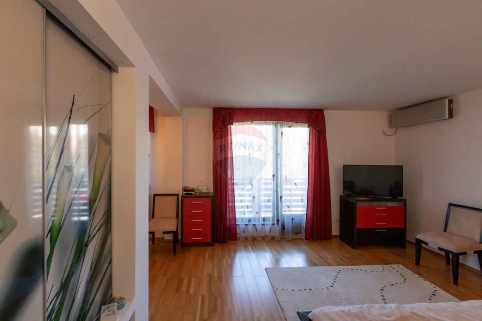 Vilă cu 7 camere de vânzare în zona Centrală Orașul  BUHUȘI