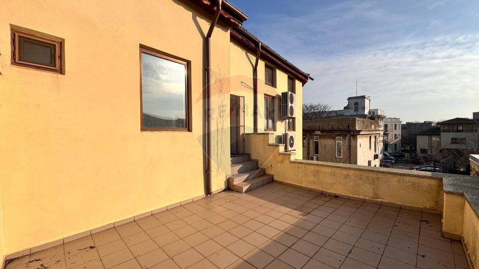 Vila de vanzare in zona peninsulara Constanta