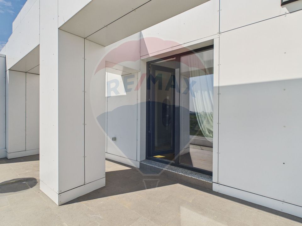 Apartament utilat complet, prima inchirere, cu terasa de 25 mp