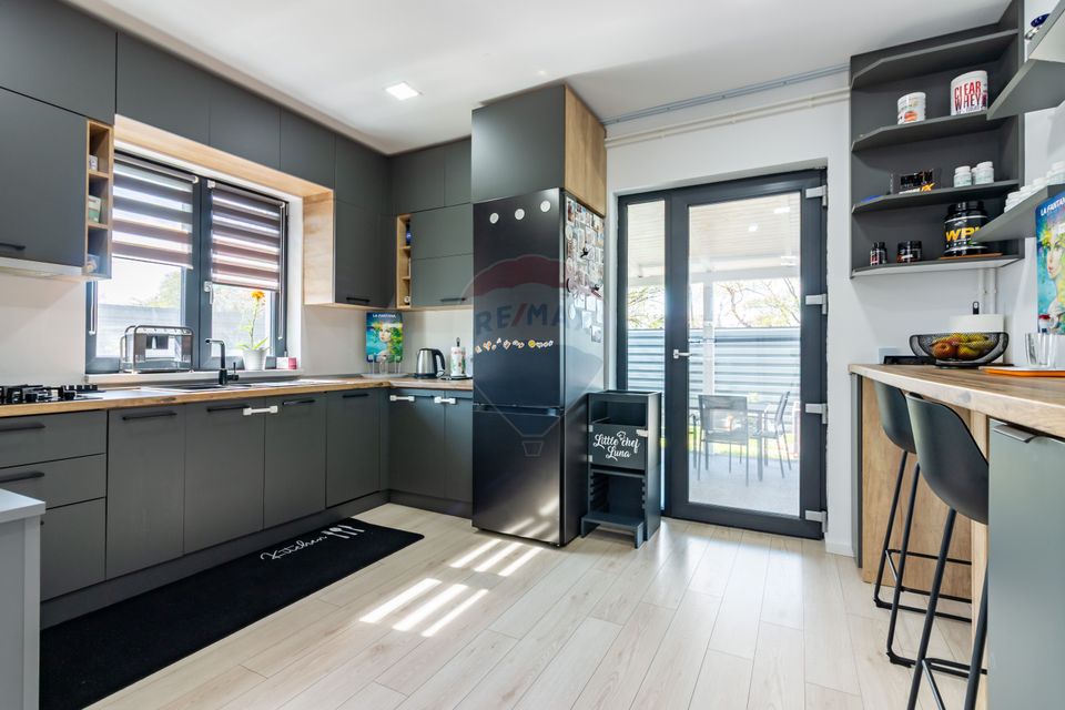 House / Villa For Sale Tunari/Dimieni Single House