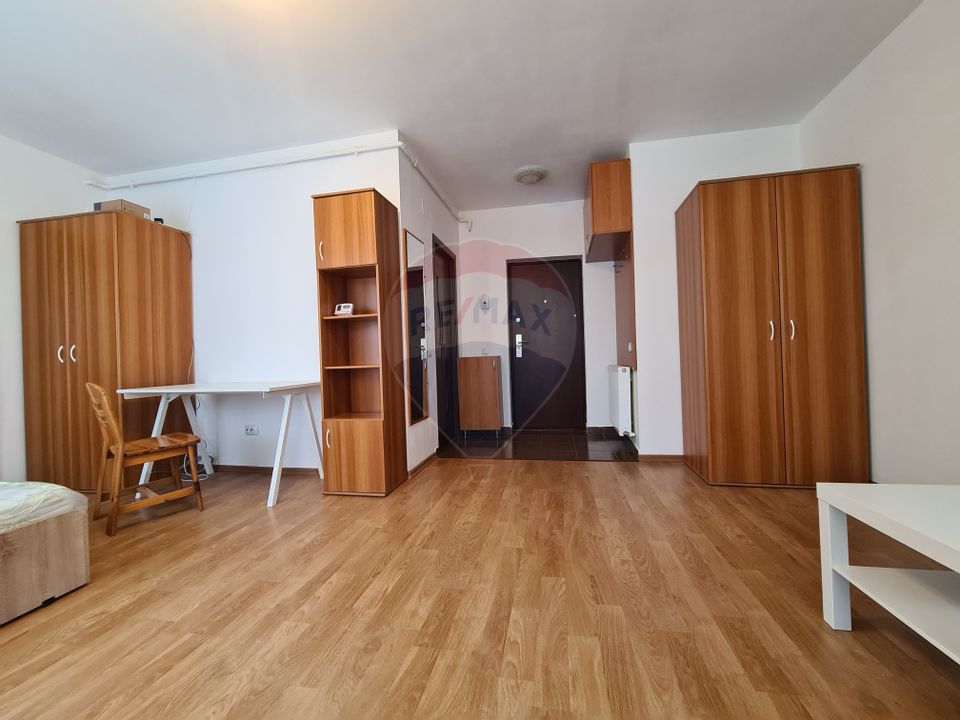 Apartament cu o cameră pe strada Stejarului, cu loc de parcare