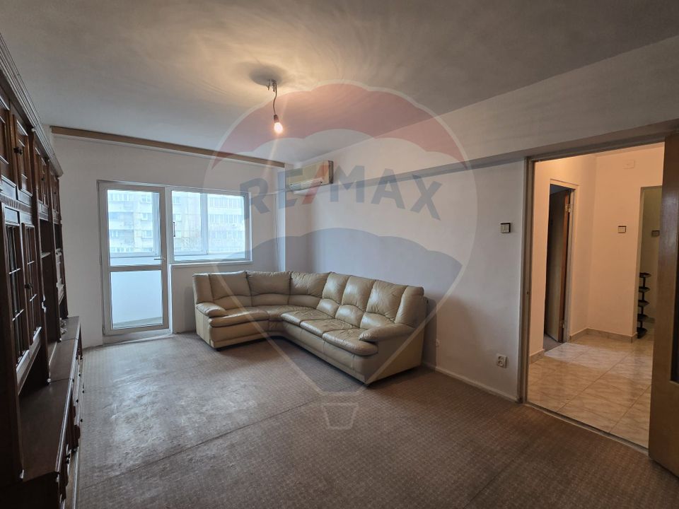 Apartament cu 3 camere de vânzare în zona Bucur Obor