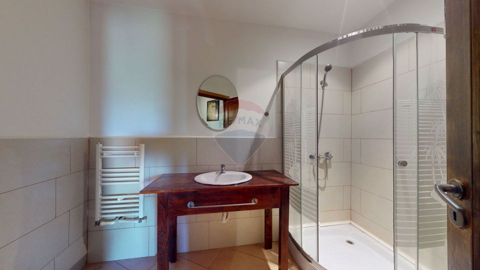 10 room Hotel / Pension for sale