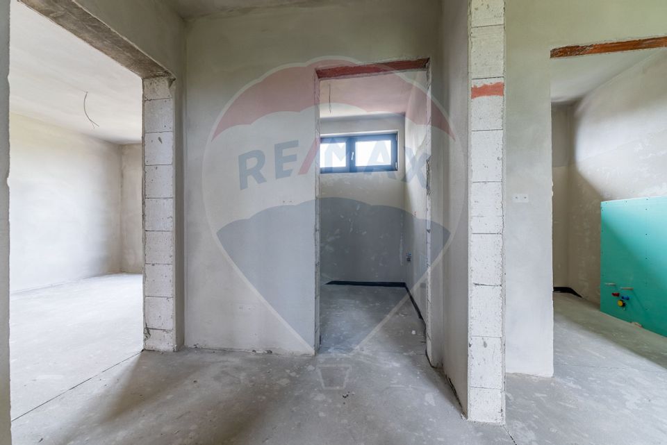 Apartament cu terasă și 2 locuri de parcare • Complex nou-central