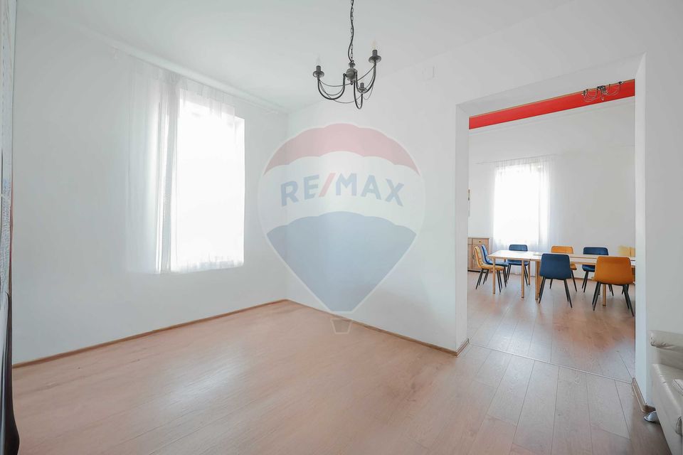 235sq.m Commercial Space for rent, Ultracentral area