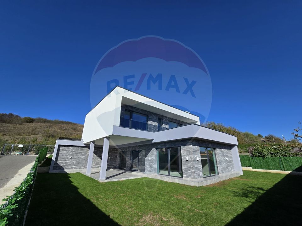 COMISION 0% Casă semifinisată de vânzare în Baciu, 583 mp de teren