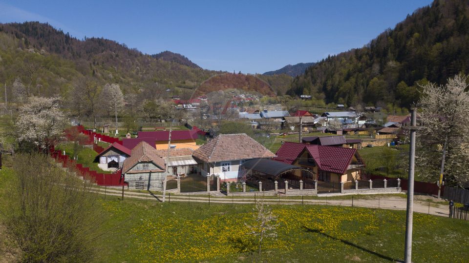 Casă / Vilă de vânzare, zonă turistică, Apa Asău, județ Bacău