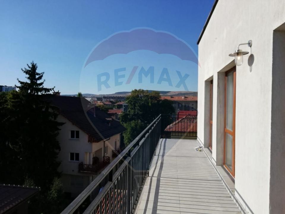 Apartament cu 2 camere de inchiriat , blv.21 Decembrie , centru