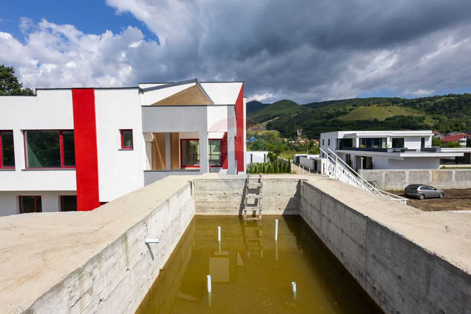 Vilă cu piscină de vanzare  – Bistrița