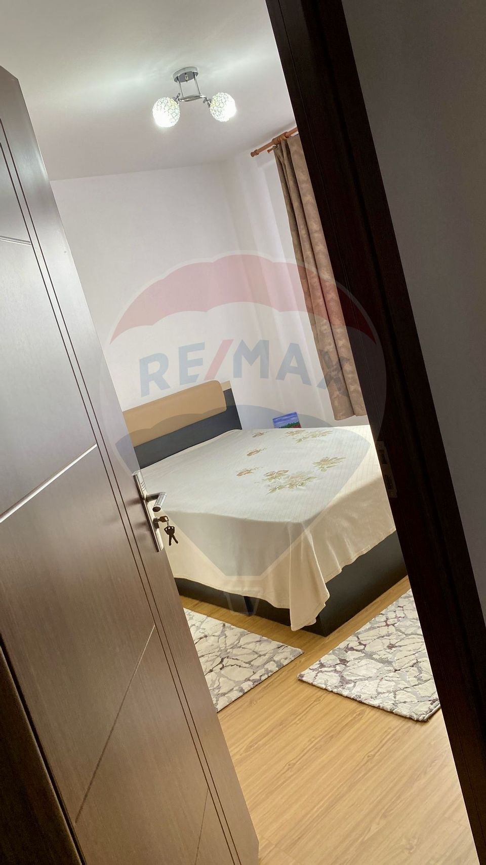 Apartament cu 3 camere de vânzare