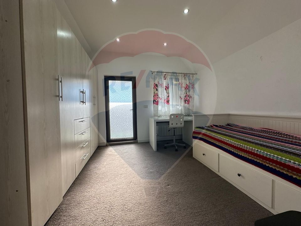 Casă / Vilă cu 5 camere de închiriat