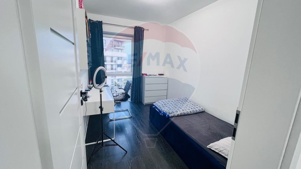 Apartament cu 3 camere de vânzare în zona Nufarul