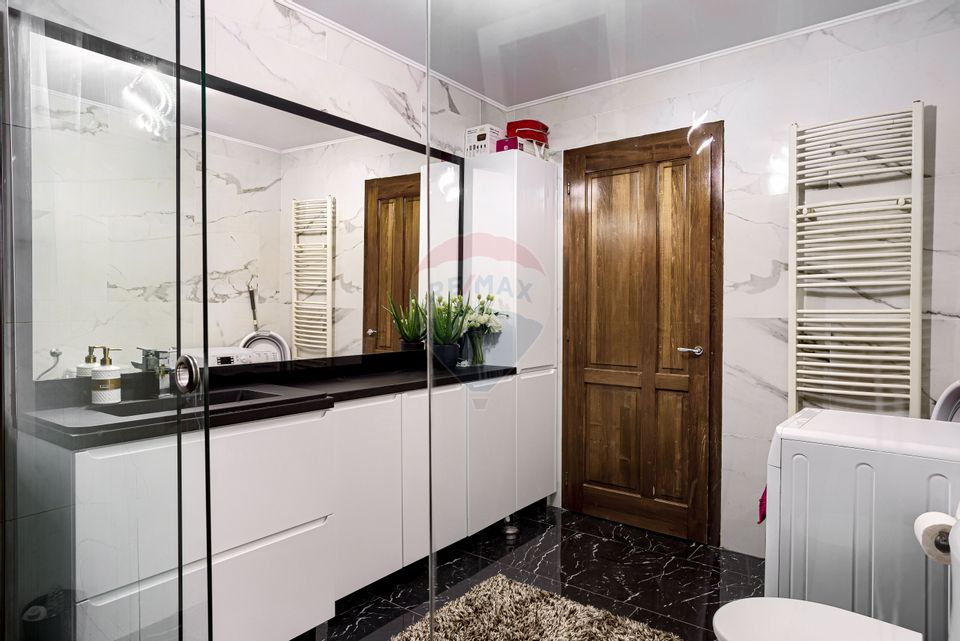 Apartament modern la casa cu 3 camere si balcon Zona Banu Maracine
