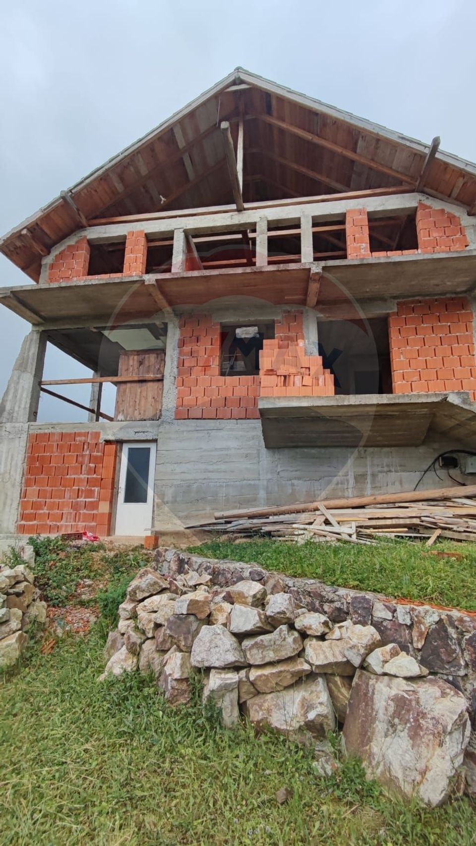 Casă de vacanta cu 6 camere de vanzare Suncuius