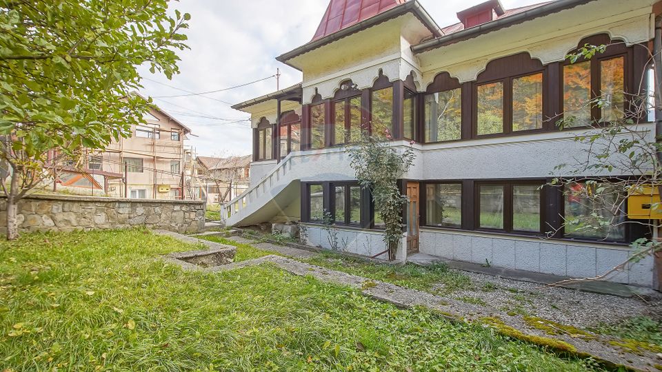 Vilă cu farmec istoric în Bușteni, pensiune sau locuință de vacanță!