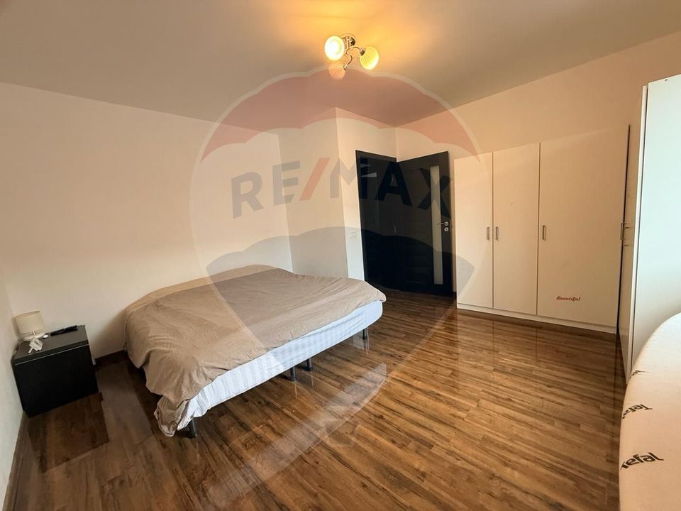 Casă / Vilă cu 4 camere de vânzare in Sanpetru