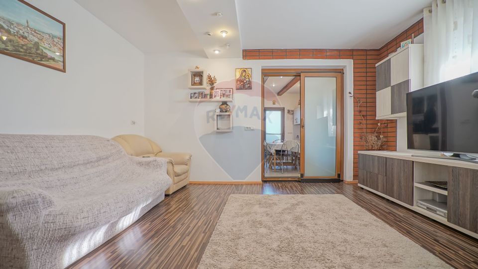 Proprietate compusa, locuinta si spatiu comercial, Grivitei, Brasov