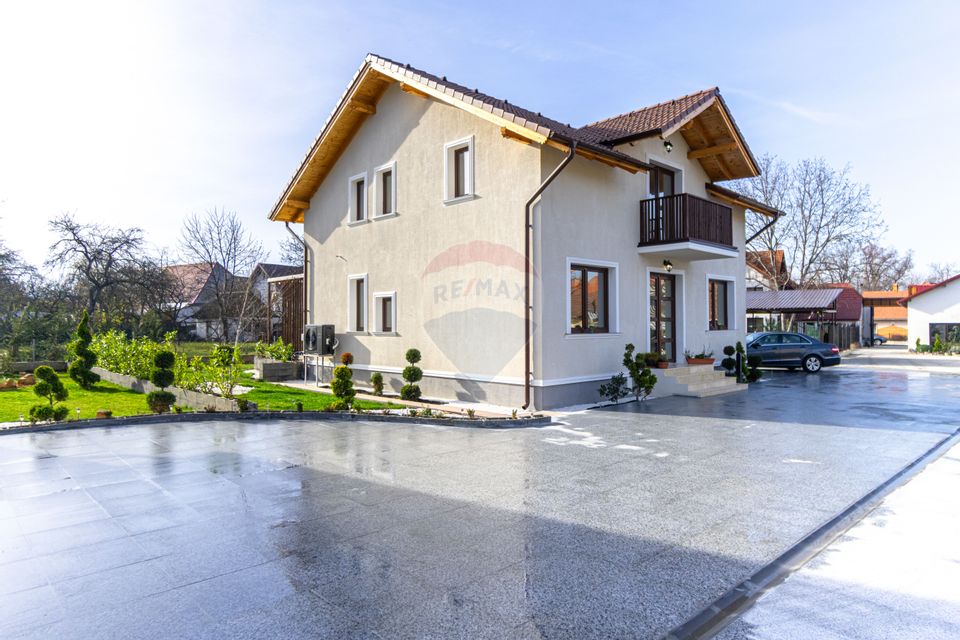 CASE NOI ÎN ARHITECTURĂ ALPINO-MODERNĂ CU ALEE PRIVATA | CRISTIAN