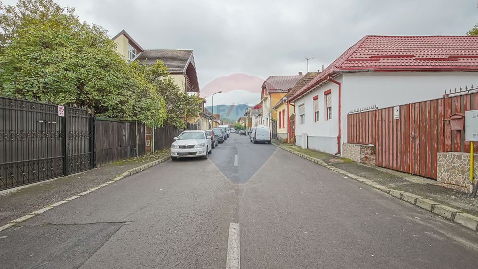 400sq.m Office Space for rent, Central area