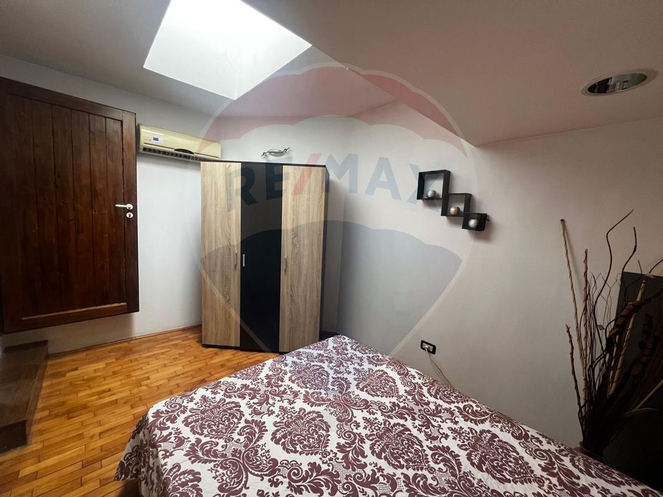 Casă pe doua nivele 3 camere zona Intim