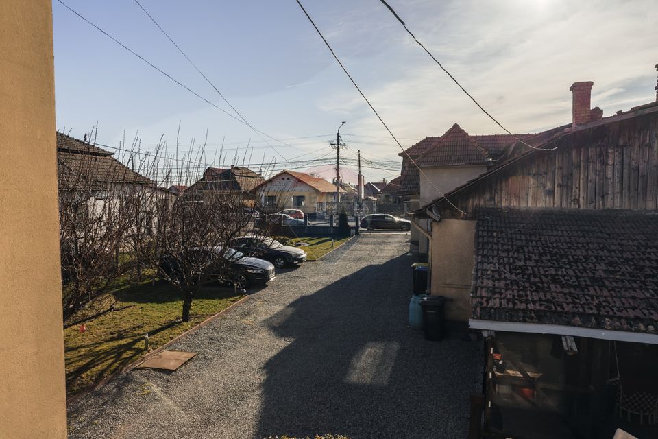 8 room House / Villa for sale, Sud-Est area