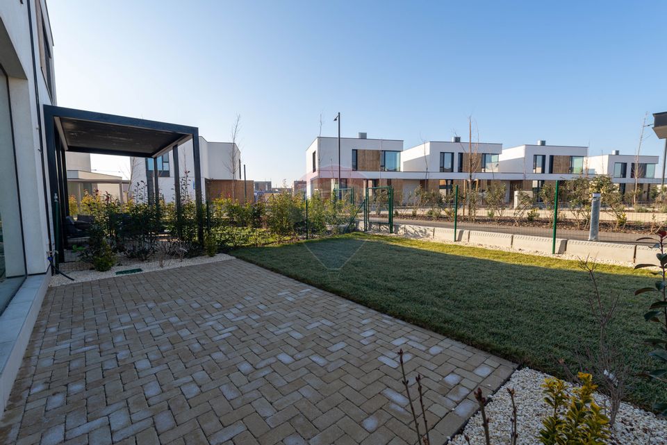 De vanzare Vila verde deosebita cu 3 camere Amber Forest Tunari