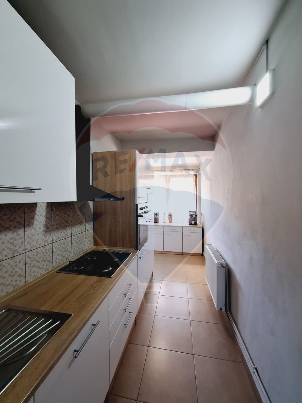 Casă / Vilă cu 5 camere de vânzare la 12-15 minute de Oradea