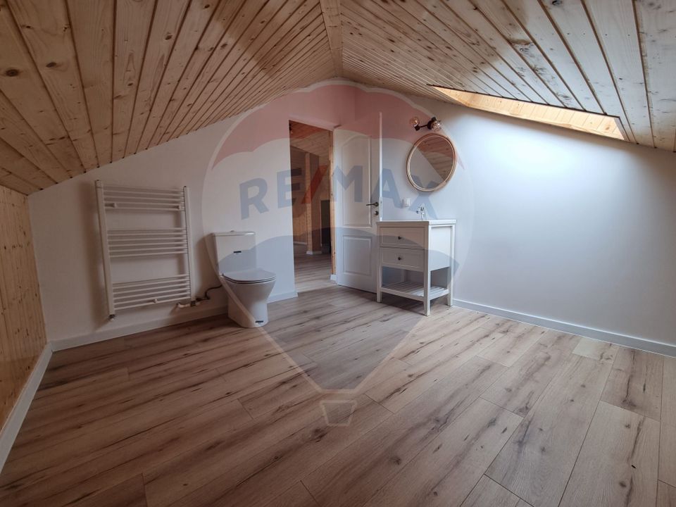 Penthouse 3 camere și loc de parcare, de închiriat, Cristian(REZERVAT)