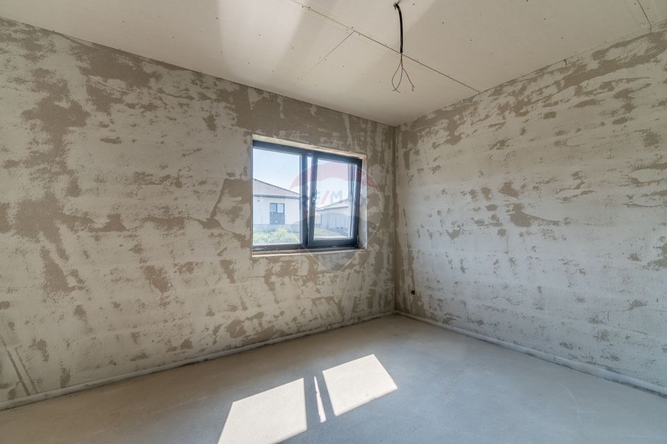 4 room House / Villa for sale