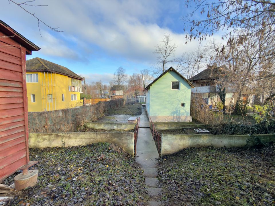Casă cu 3 camere de vânzare în zona 3 Insule, Arad