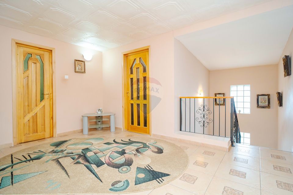 Casă / Vilă de Vânzare 200mp Teren 870mp Str. Soarelui - Valea Lupului