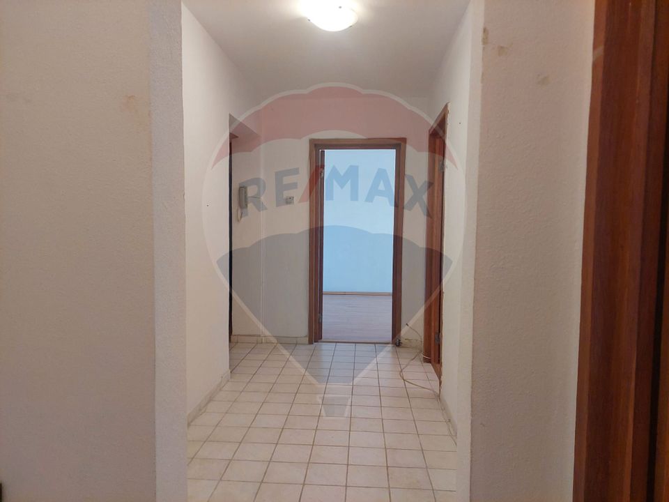 Apartament cu 3 camere de vanzare
