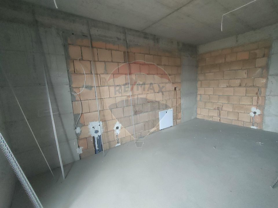 Apartament de vanzare cu gradina