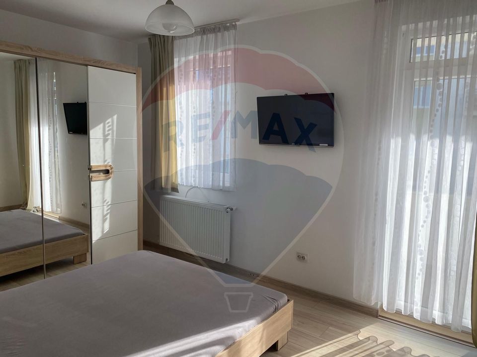 Apartament cu 3 camere de închiriat, loc de parcare