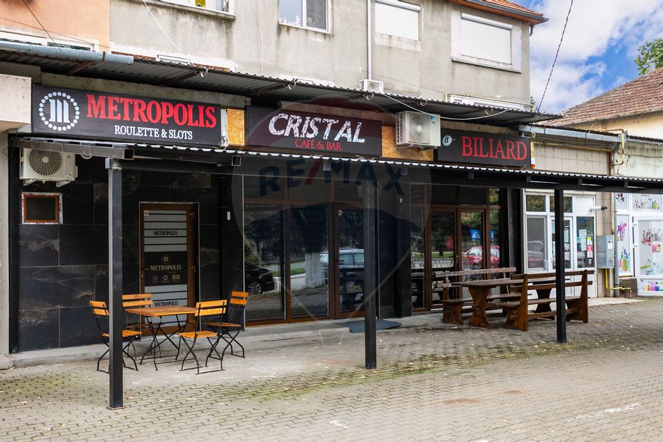 Spațiu comercial pretabil pentru bar/cafenea în Semlac