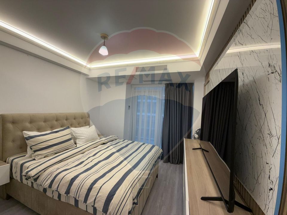 Apartament+loc de parcare in prima linie la mare White Titanic