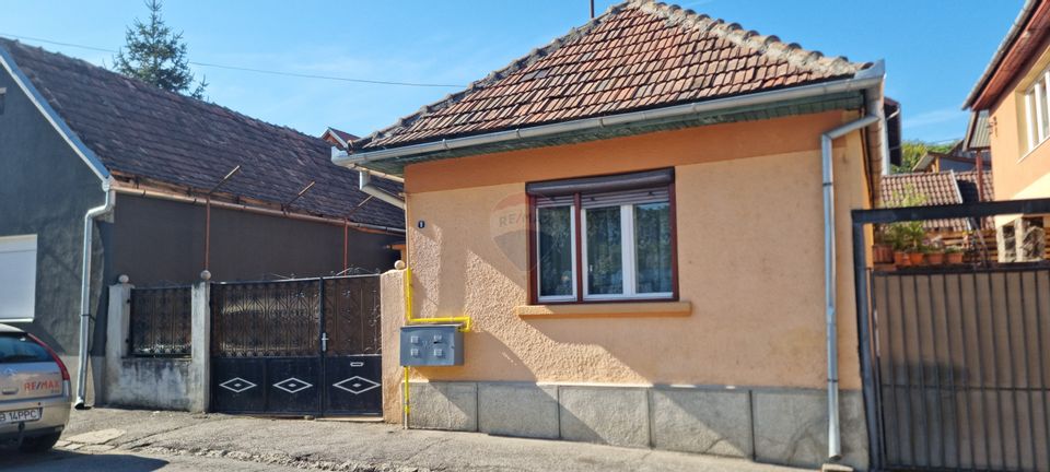 Casă 3 camere de vânzare în zona Mosnei str. Anton Pann