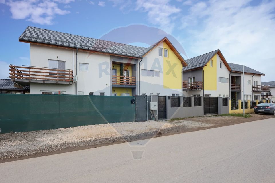 Casă 4 camere, de inchiriat, Izvor!