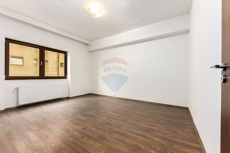 6 room Apartment for sale, Dacia area